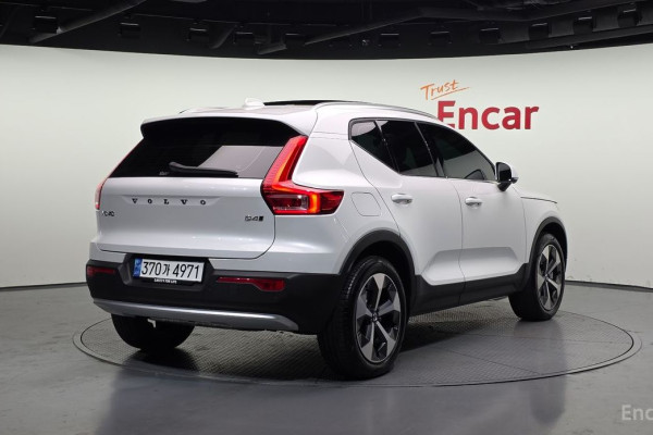 2023 Volvo XC40 с пробегом 14 711 км