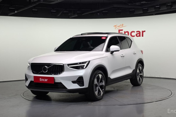 2023 Volvo XC40 с пробегом 14 711 км