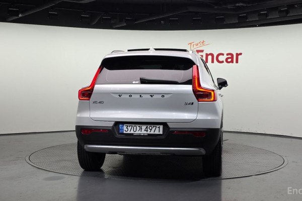 2023 Volvo XC40 с пробегом 14 711 км