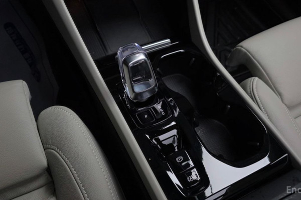 2023 Volvo XC40 с пробегом 14 711 км