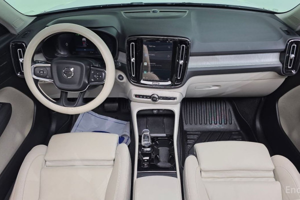 2023 Volvo XC40 с пробегом 14 711 км
