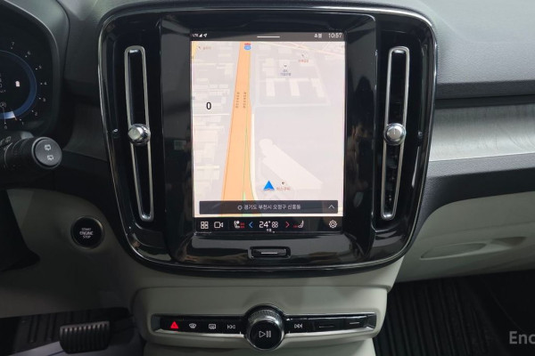 2023 Volvo XC40 с пробегом 14 711 км