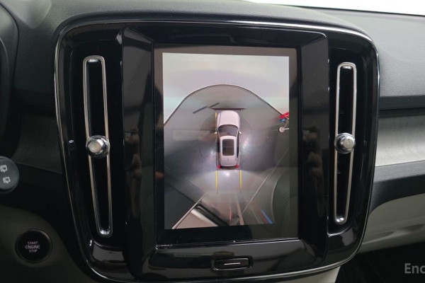 2023 Volvo XC40 с пробегом 14 711 км