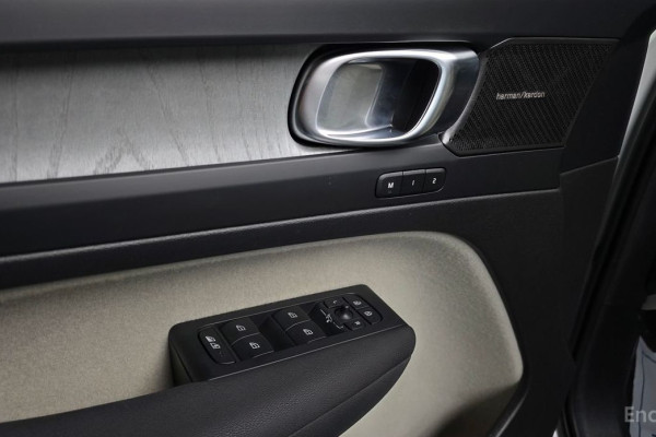 2023 Volvo XC40 с пробегом 14 711 км