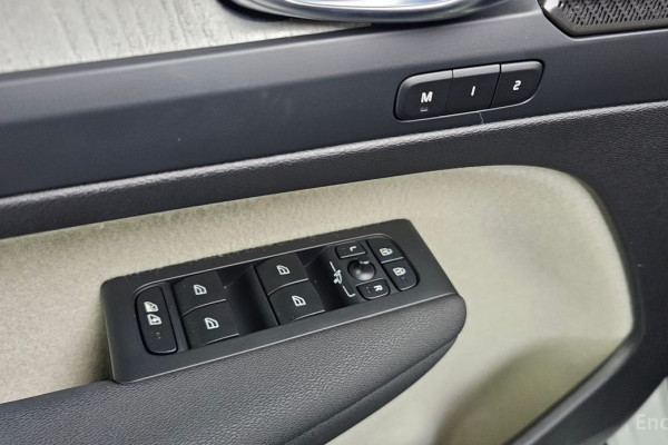 2023 Volvo XC40 с пробегом 10 814 км