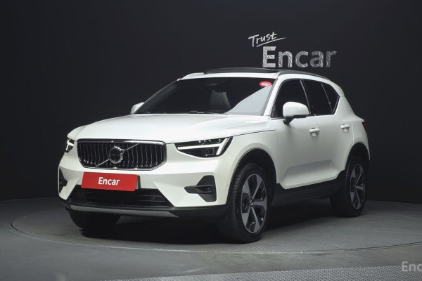 2023 Volvo XC40 с пробегом 18 424 км