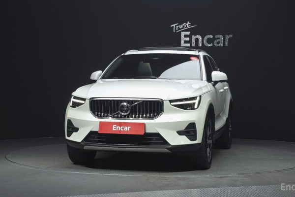 2023 Volvo XC40 с пробегом 18 424 км