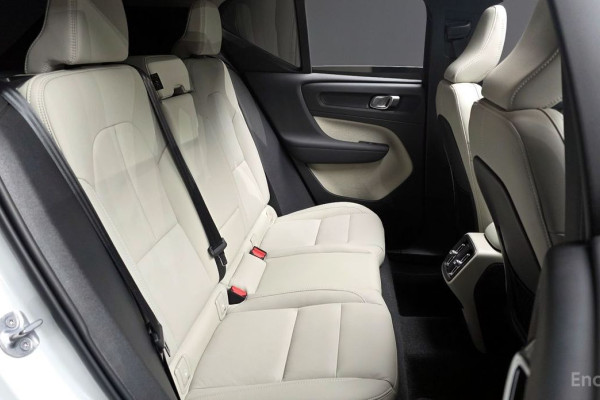 2023 Volvo XC40 с пробегом 18 424 км