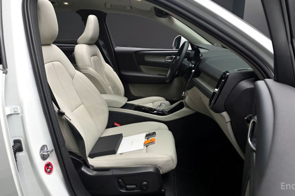 2023 Volvo XC40 с пробегом 18 424 км