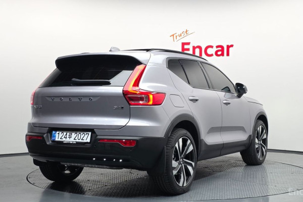 2026 Volvo XC40 с пробегом 1 973 км