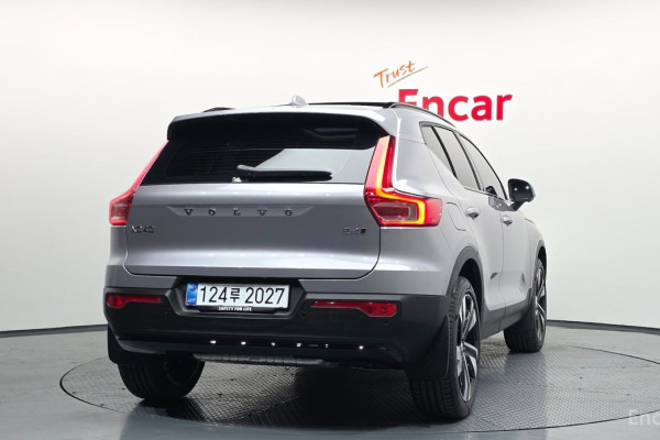 2026 Volvo XC40 с пробегом 1 973 км