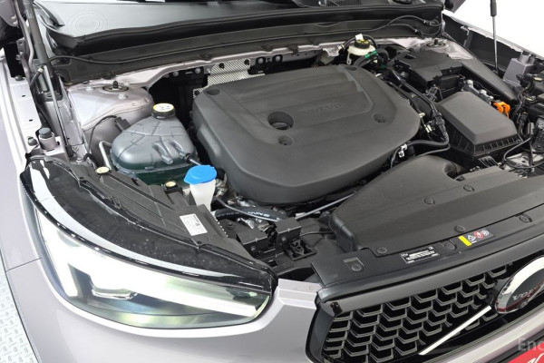 2026 Volvo XC40 с пробегом 1 973 км