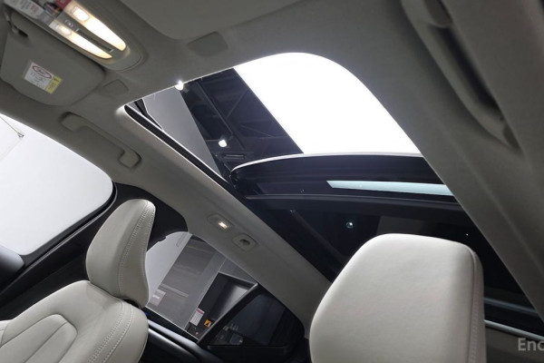 2026 Volvo XC40 с пробегом 1 973 км