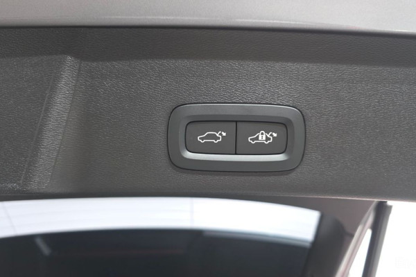 2026 Volvo XC40 с пробегом 1 973 км