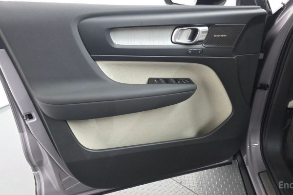 2026 Volvo XC40 с пробегом 1 973 км