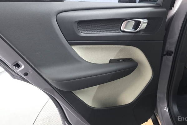 2026 Volvo XC40 с пробегом 1 973 км