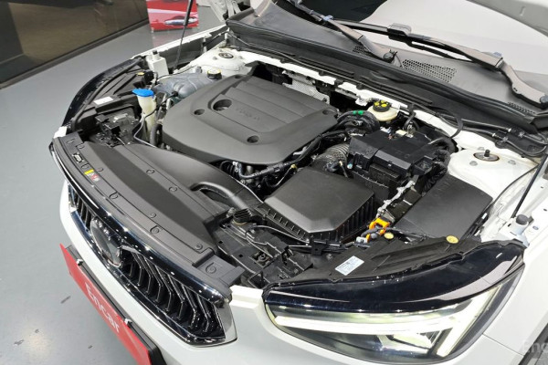 2022 Volvo XC40 с пробегом 47 805 км