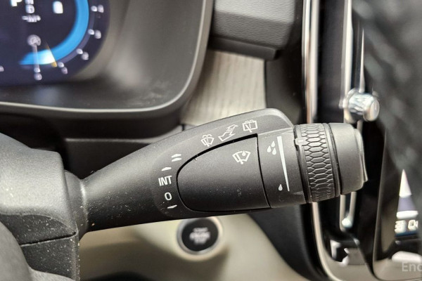 2022 Volvo XC40 с пробегом 47 805 км