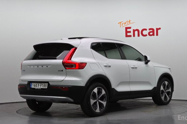 2022 Volvo XC40 с пробегом 9 505 км