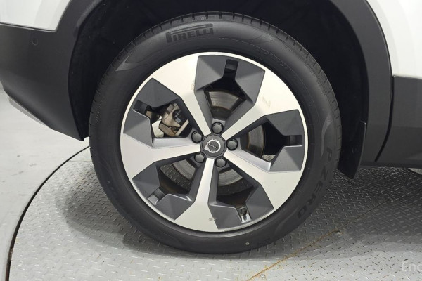 2022 Volvo XC40 с пробегом 9 505 км