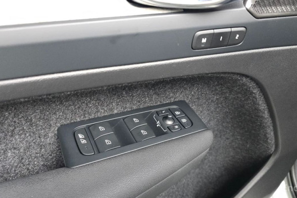 2022 Volvo XC40 с пробегом 9 505 км