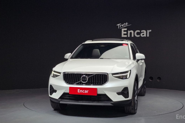 2024 Volvo XC40 с пробегом 16 118 км