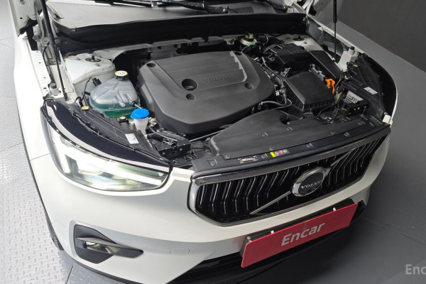 2024 Volvo XC40 с пробегом 16 118 км