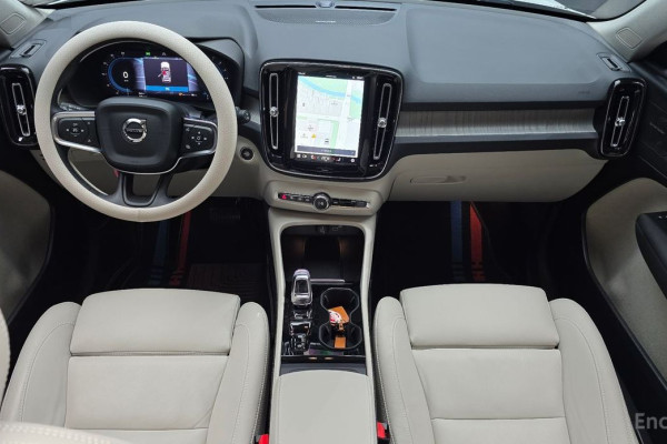 2024 Volvo XC40 с пробегом 16 118 км