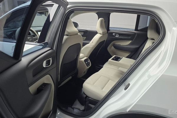 2024 Volvo XC40 с пробегом 16 118 км