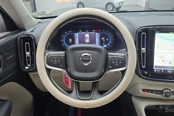 2024 Volvo XC40 с пробегом 16 118 км