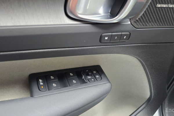 2024 Volvo XC40 с пробегом 16 118 км