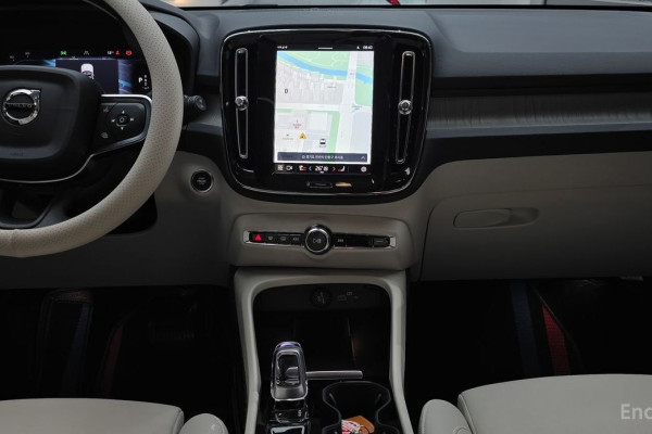 2024 Volvo XC40 с пробегом 16 118 км