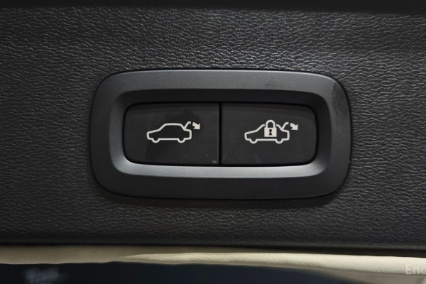 2024 Volvo XC40 с пробегом 16 118 км