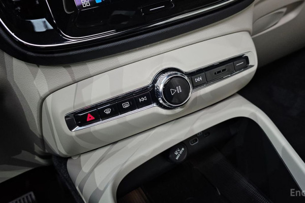 2022 Volvo XC40 с пробегом 26 161 км