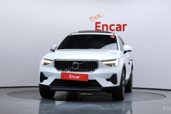 2023 Volvo XC40 с пробегом 21 905 км