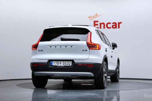 2023 Volvo XC40 с пробегом 21 905 км