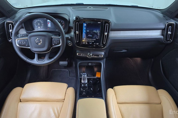 2021 Volvo XC40 с пробегом 29 419 км