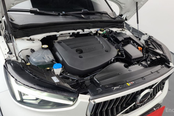 2023 Volvo XC40 с пробегом 21 905 км