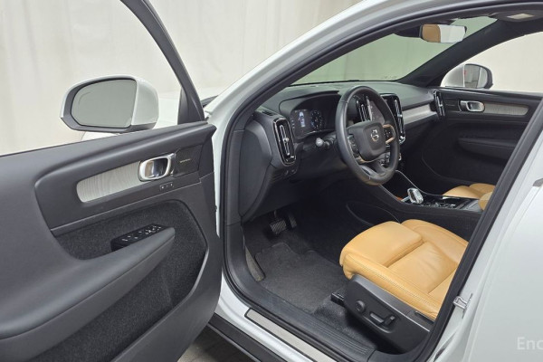 2021 Volvo XC40 с пробегом 29 419 км