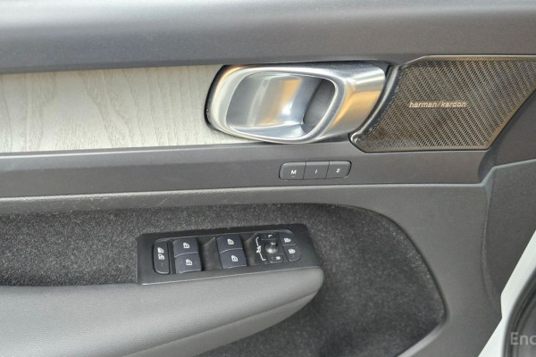 2021 Volvo XC40 с пробегом 29 419 км