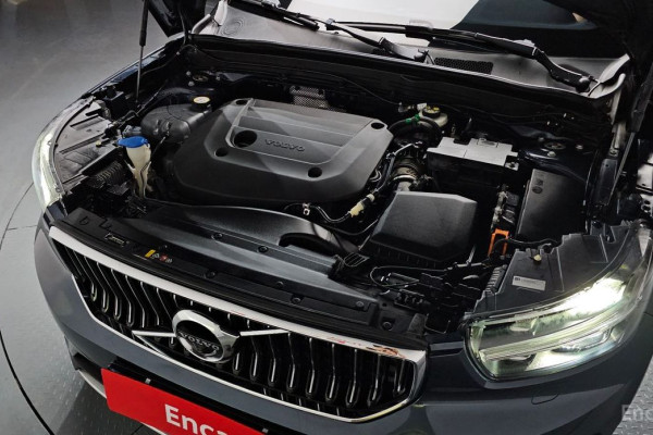 2021 Volvo XC40 с пробегом 41 388 км