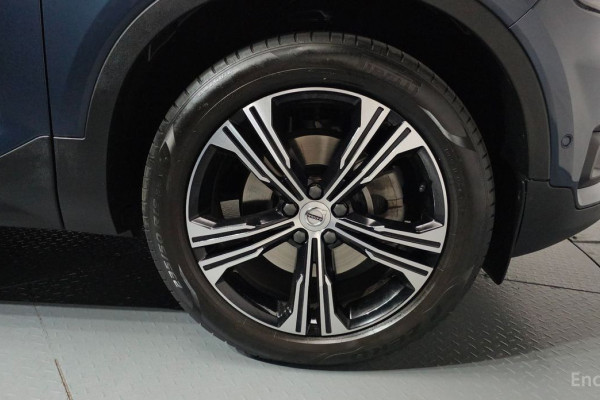 2021 Volvo XC40 с пробегом 41 388 км