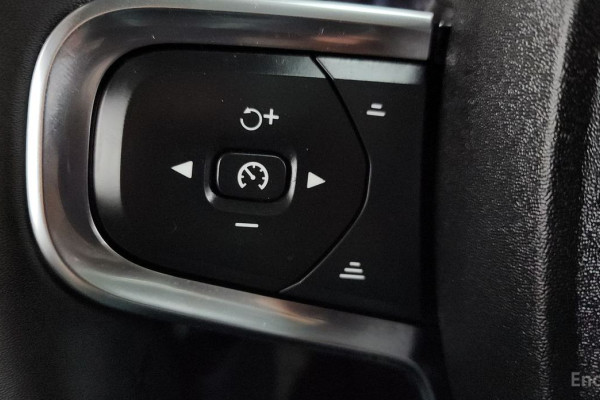 2023 Volvo XC40 с пробегом 21 905 км