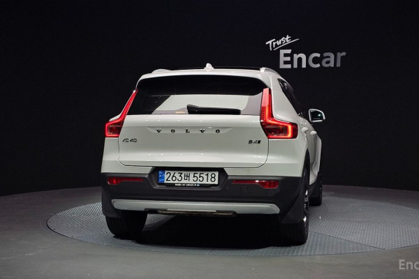 2021 Volvo XC40 с пробегом 84 330 км