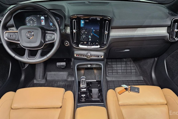 2021 Volvo XC40 с пробегом 84 330 км