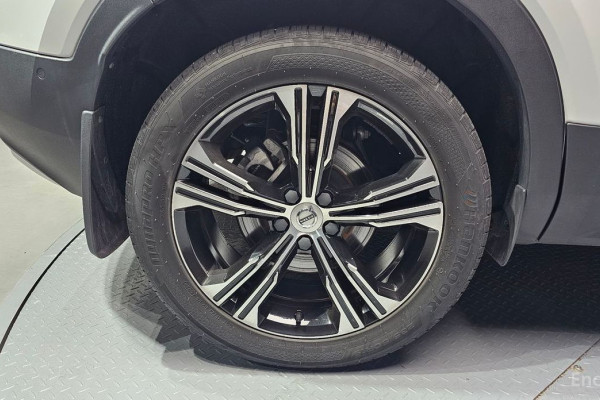 2021 Volvo XC40 с пробегом 84 330 км