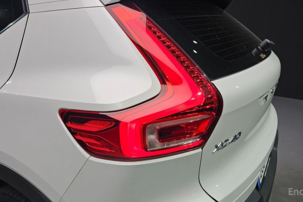 2021 Volvo XC40 с пробегом 84 330 км