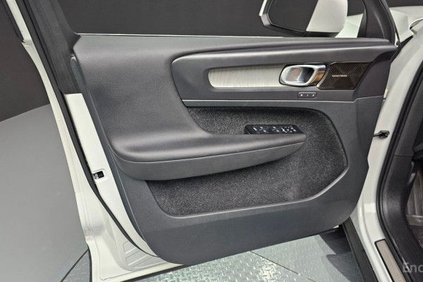 2021 Volvo XC40 с пробегом 84 330 км