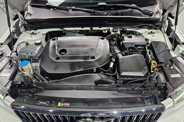 2021 Volvo XC40 с пробегом 84 330 км