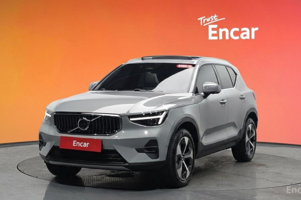 2024 Volvo XC40 с пробегом 13 018 км